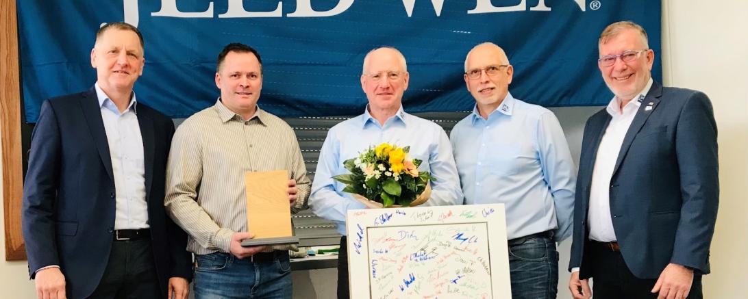 Hier sieht man die Ehrung von Siegfried Deffner.