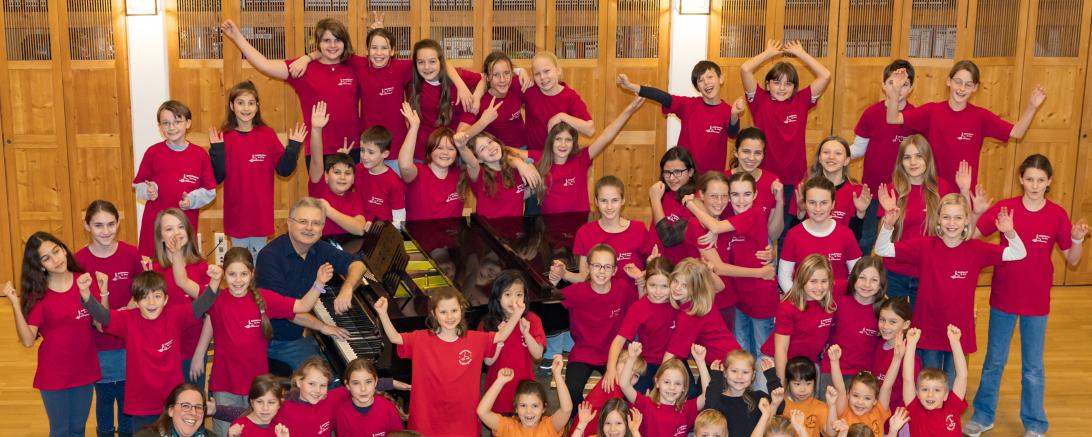 hier sieht man die Kinderkantorei St. Georg.