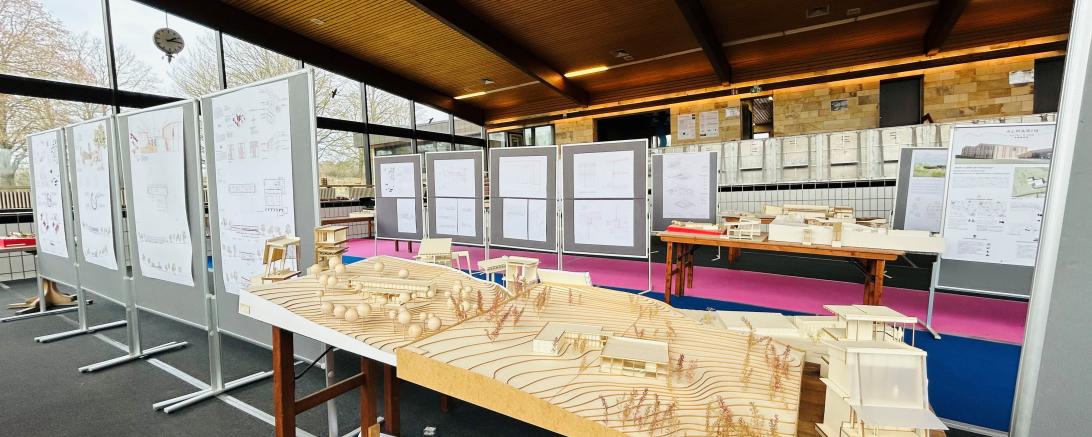 Noch bis Sonntag, 9. Februar können Interessierte die Ausstellung „Planen in Zeiten der Umbaukultur, Ausstellung architektonischer Ideen zur Zukunft des Almarin“ besuchen. 