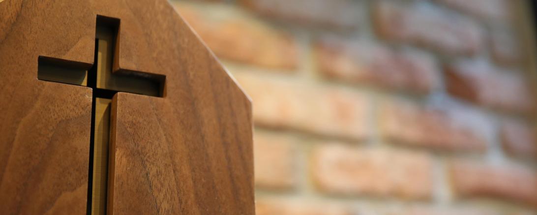 Das Bild zeigt ein Kreuz.