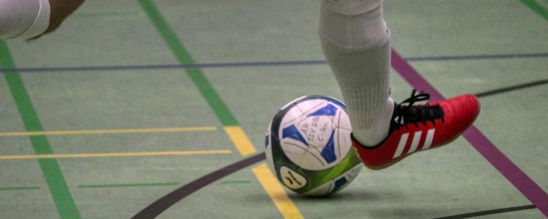 Hallenfußball