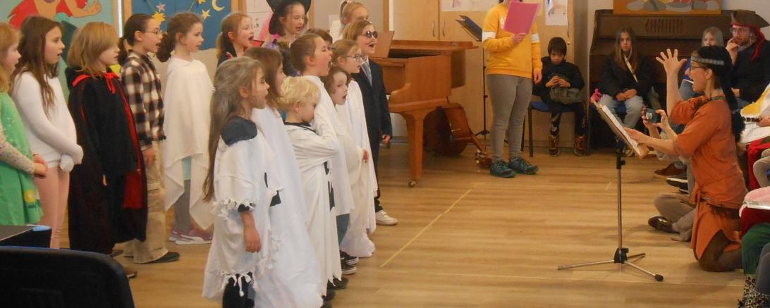 Fleißig am Üben ist der Kinderchor der Donauwörther Musikschule, denn schon im März steht das neue Musicalprojekt mit dem Titel „Geisterstunde auf Schloss Eulenstein“ an! 