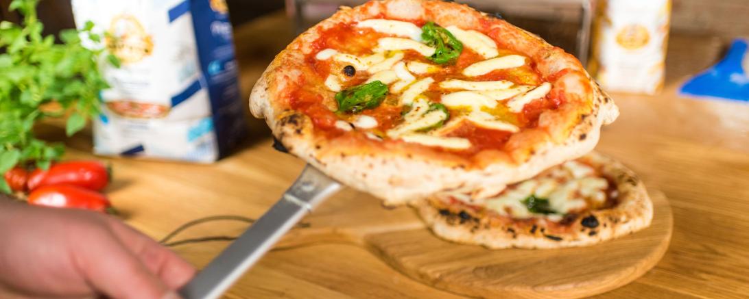 Traditionelle Pizza wie aus Italien verspricht Maletzke mit seinen Produkten. 