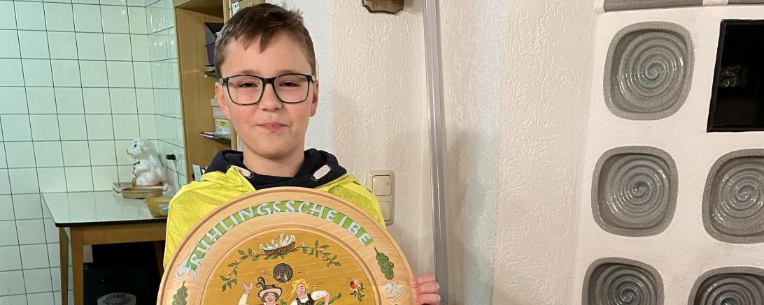 Jungschütze Felix Dietenhauser ist der stolze Gewinner der Frühlingsscheibe 2025.