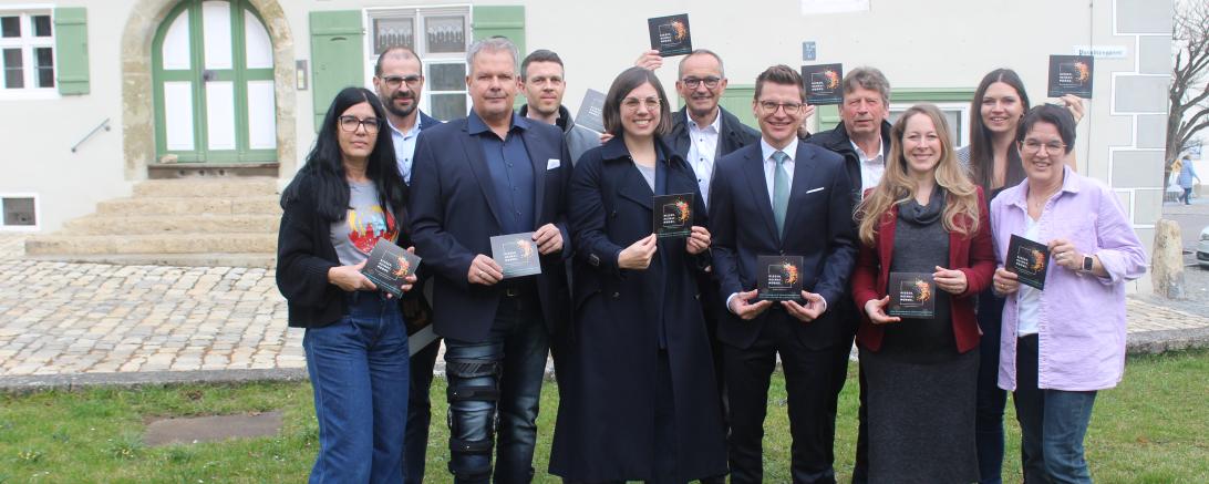 Hier sieht man die Organisatoren der Konzertreihe und die Sponsoren.