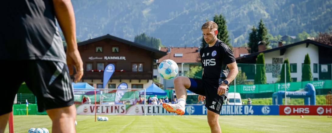 Auch in den Trainingslagern ist Marc Thum immer nah an der Mannschaft dran.