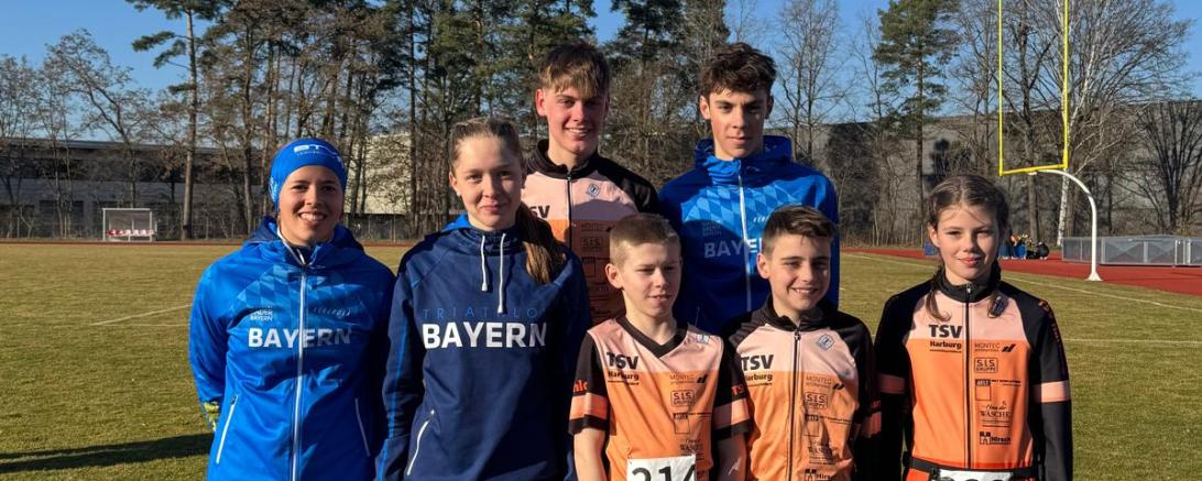 Teilnehmerinnen und Teilnehmer des Swim and Run