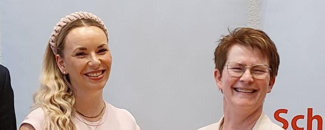 Lisa Heger (l.) und Claudia Müller leiten auch in Zukunft die Geschicke des SPD-Ortsverbands Harburg. 