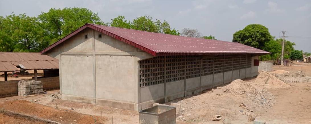 Baustelle in Notse, Togo im Februar 2025 kurz vor Fertigstellung.