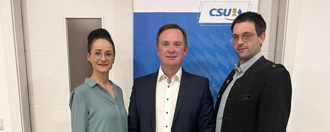 Kathrin Dorfmüller Stellvertreter, Franz Ost Vorsitzender und Alexander Wild Stellvertreter.