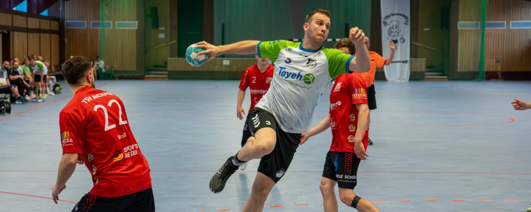 Gegen den Tabellenzweiten des TSV Göggingen zeigten die Herren des TSV Bäumenheim (im Bild: Dennis Ott) erneut eine ordentliche  Leistung, die leider nicht belohnt wurde.