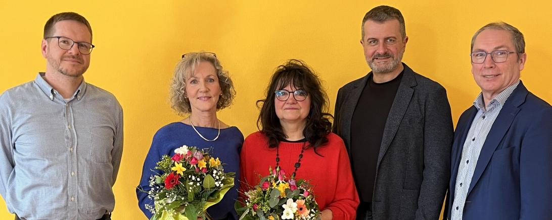 Florian Wutzer (Schulleiter), Karin Varga, Karola Kannler, Timm Albert (Fachbereichsleiter Kinder und Jugendliche) und Günter Schwendner (Vorstandsvorsitzender der Lebenshilfe Donau-Ries e.V.) bei der Verabschiedung. 