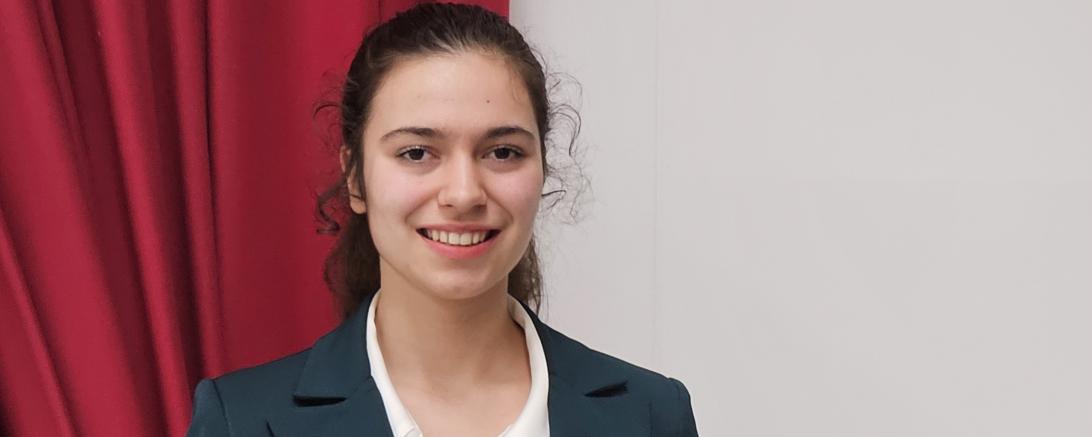 Sophia Akin aus der zehnten Jahrgangsstufe des THG Nördlingen hat es beim Regionalwettbewerb von "Jugend debattiert" bis in die Finalrunde geschafft und dort einen dritten Platz belegt.