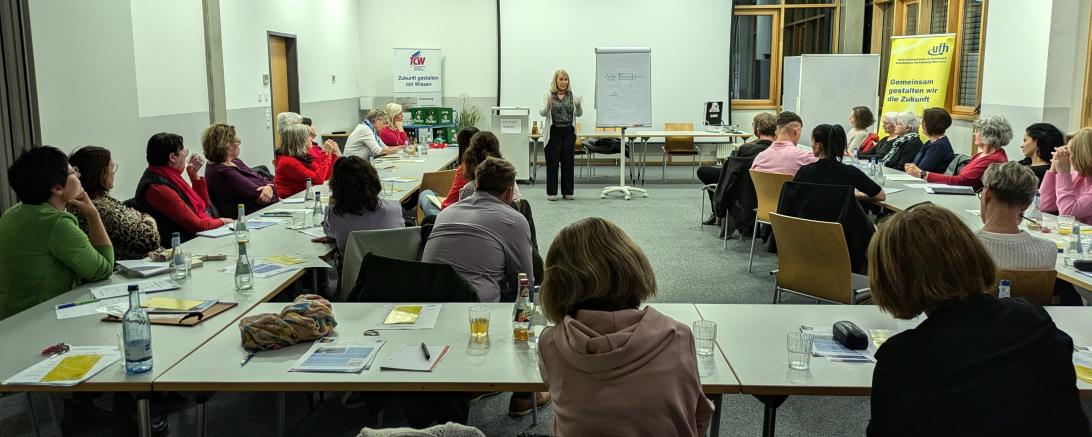 Gertrud Hansel (Schule für Unternehmer, Augsburg) begeisterte die Teilnehmer mit Ihrem Vortrag zum Thema: Ein guter Tag ist kein Zufall.