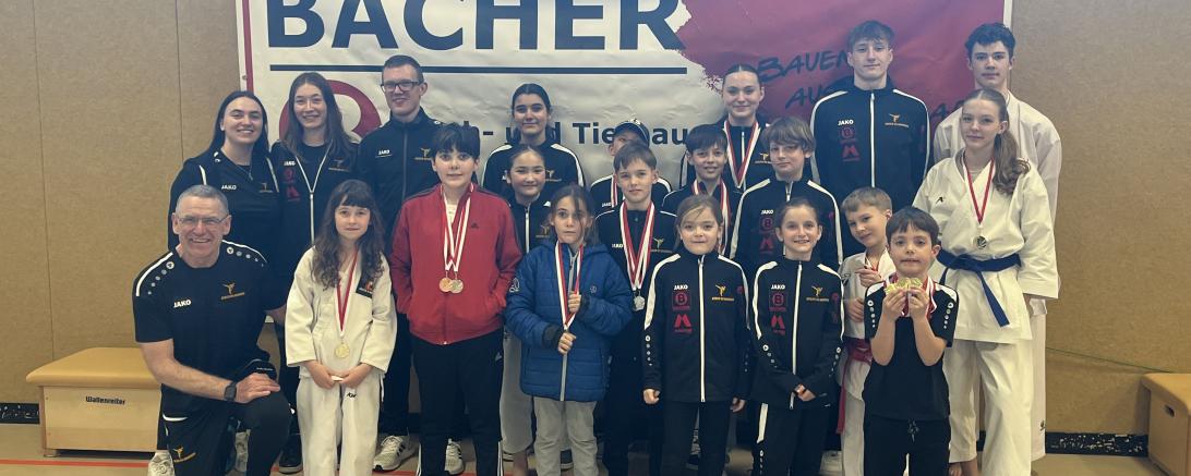 Die Monheimer Karate-Jugend konnte in der Hinrunde des Nachwuchsturniers überzeugen.