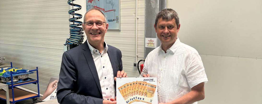 v.l.n.r.: Erwin Wagner (Geschäftsführer Zasche handling), Dr. Gerhard Hobelsberger (Vorsitzender Freundeskreis) 