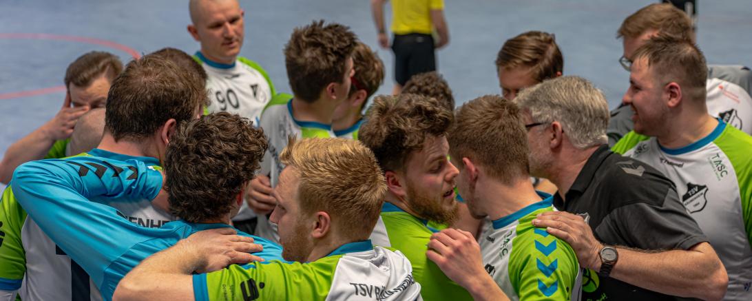 Die Mannschaft des TSV Bäumenheim zu Beginn der zweiten Halbzeit.