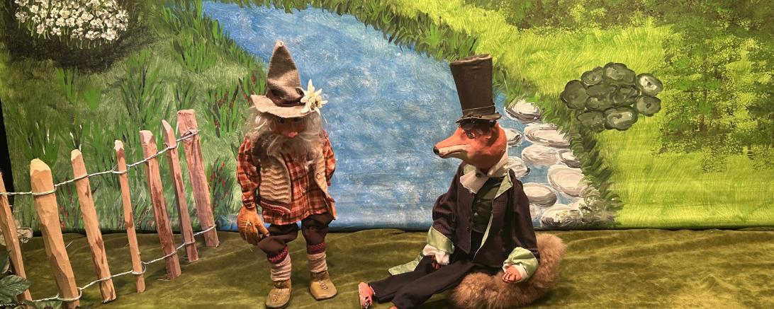 Rund 100 Marionetten finden sich im Fundus der Uggl-Bühne..