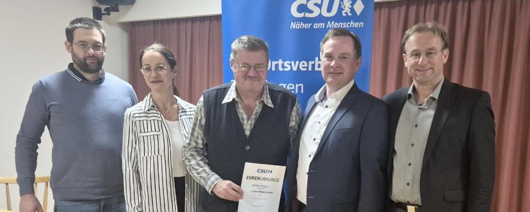 Das Bild zeigt Alexander Wild, Kathrin Dorfmüller, Anton Rusch, Franz Ost und Wolfgang Fackler.