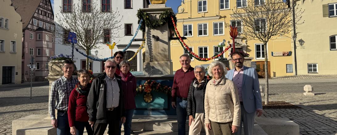 Klaus Fischer (Vorsitzender Gewerbeverband Wemding), Ulla Seefried, Vinzenz Meyr, Marianne Kutscha, Brigitte Meyr, Reinhold Seefried, Gitta Färber, Christine Stähle und Bgm. Dr. Martin Drexle.