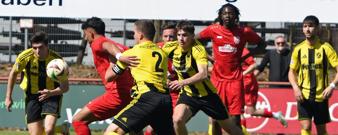 Spielszene: TSV Rain - SV Kirchanschöring