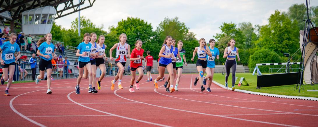 Bereits zum 13. Mal konnten Leichtathleten aller Altersklassen ihr Können auf der Laufbahn zeigen.