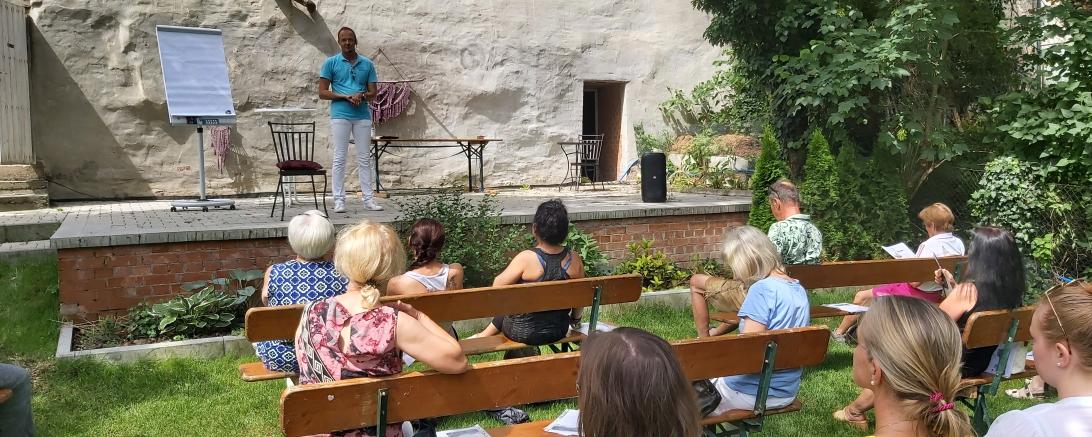 Vorträge und verschiedene Stände gehören zu den Gesundheits- und Bewegungstagen in Donauwörth.