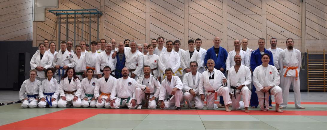 Lehrgangsteilnehmerinnen und Lehrgangsteilnehmer