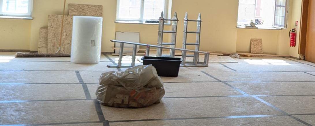 Auch der Fußboden bedarf einer besonderen Behandlung.