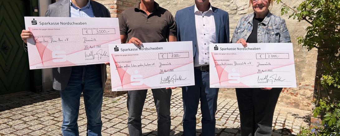 Unser Foto zeigt (von links) Branko Schäpers, Martin Oberman, MdL Wolfgang Fackler und Brigitte Scherb