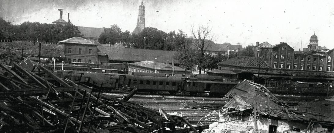 Der zerstörte Nördlinger Bahnhof, 1945. 