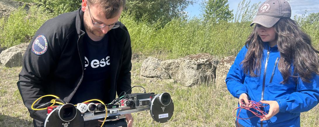 Mittem im Steinbruch bei Amerdingen bauen kanadische Wissenschaftler eine Kamera auf, die in drei Jahren zum Mars reisen soll 