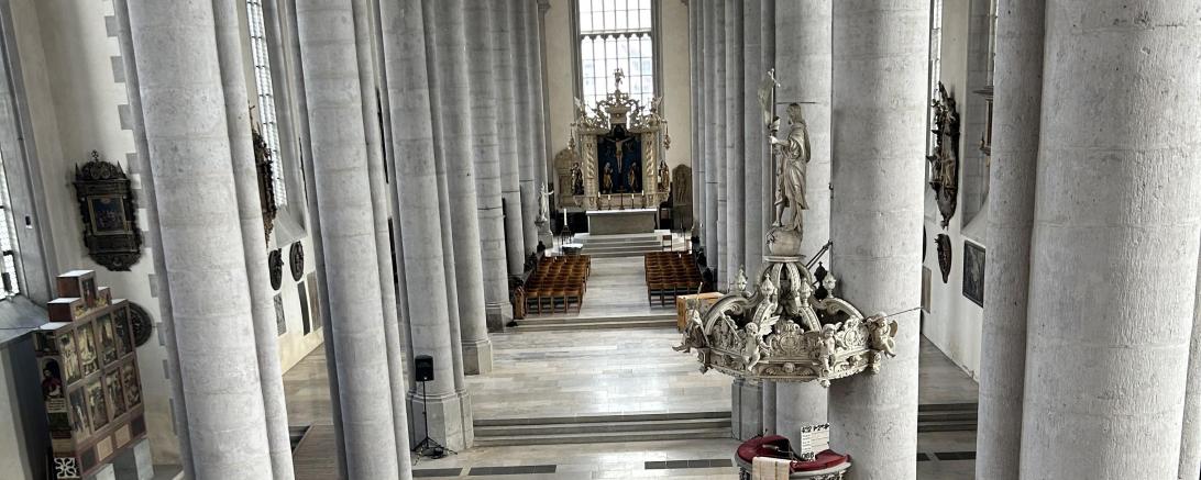 Innenansicht der Nördlinger St. Georgkirche