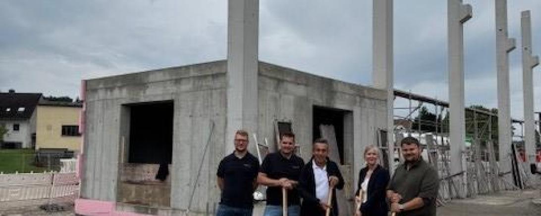 Spatenstich Bau  Thannhauser