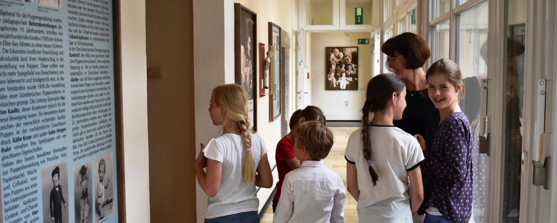 Das Käthe-Kruse-Puppen-Museum lädt in den Pfingstferien zu einer spannenden Entdeckungstour mit kreativem Programm für Kinder ein.
