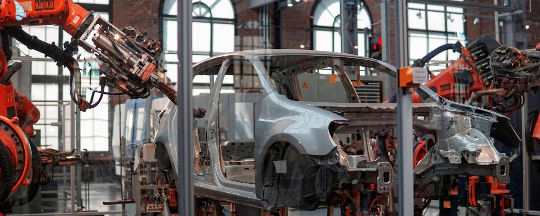 Auto in der Fertigung. 