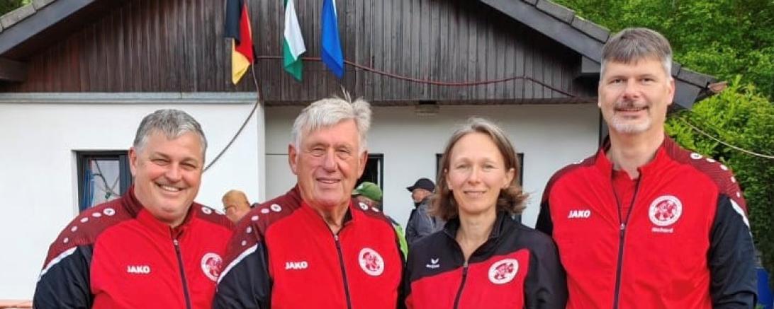 Die Vierer-Mannschaft (von links): Peter Rühl, Siegfried Krauth, Anita Steidl, Richard Helbing.