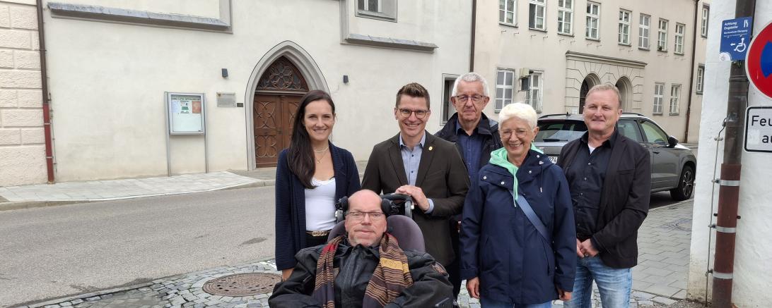 V. l.: Regina Schiele, Matthias Küffner, Oberbürgermeister David Wittner, Karl Essig, Luise Müller und Michael Bauhammer.