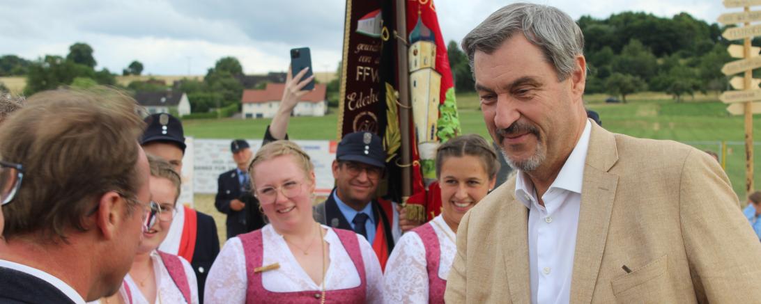MdL Wolfgang Fackler begrüßt Dr. Markus Söder in Hürnheim.