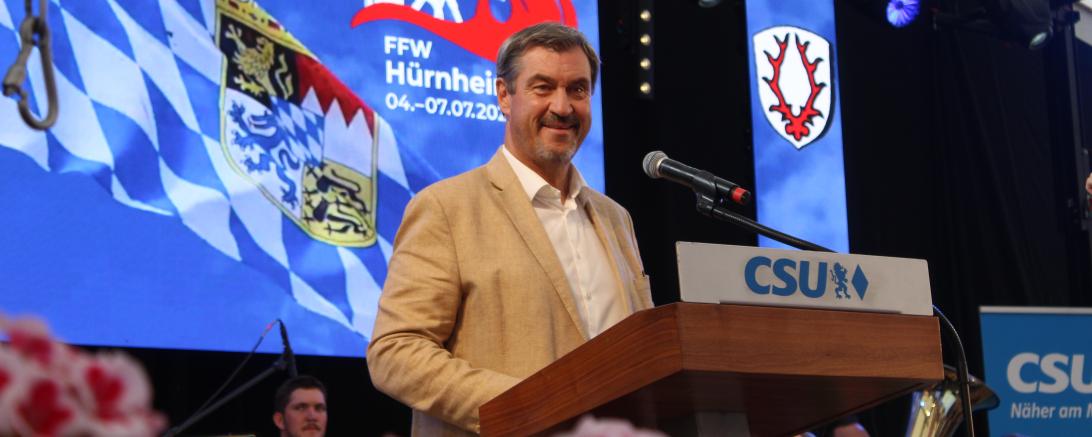 Der bayerische Ministerpräsident Dr. Markus Söder spricht beim 150-jährigen Jubiläum der Freiwilligen Feuerwehr Hürnheim.