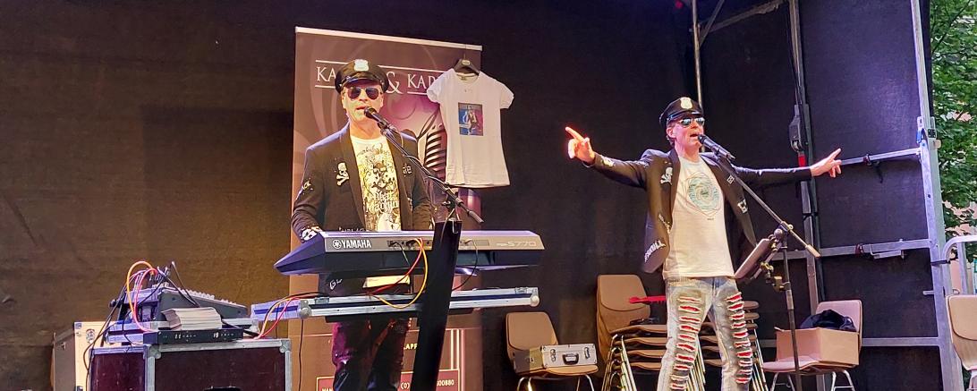 Auf der Bühne zeigen Kapfer & Kapfer immer vollen Einsatz.