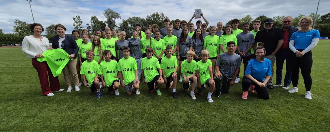 Die Siegermannschaften aus der Ludwig-Auer-Mittelschule Donauwörth, der Mittelschule Monheim und der Anton-Jaumann-Realschule Wemding.