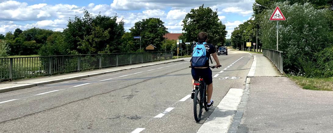 Trotz schlechter Bewertungen im ADFC-Fahrradklima-Test stellt die Stadt konkrete Projekte vor, um Radfahren sicherer und attraktiver zu machen.