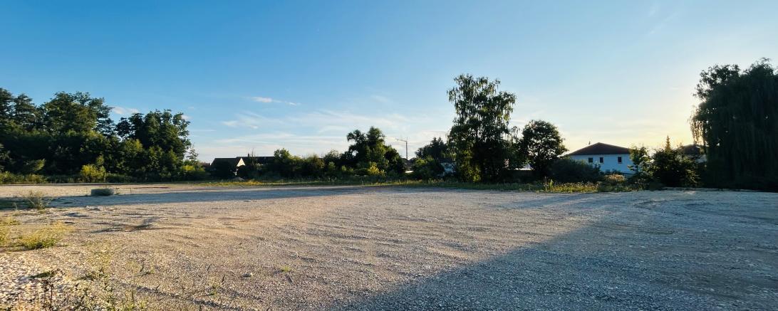 Auf der "Konversionsfläche Valeo" sollen bald ein Discounter und ein Drogerie-Markt gebaut werden. 