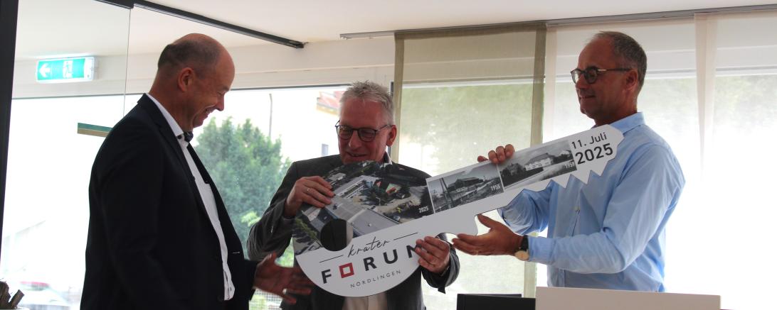 Schlüsselübergabe Kraterforum Lebenshilfe 