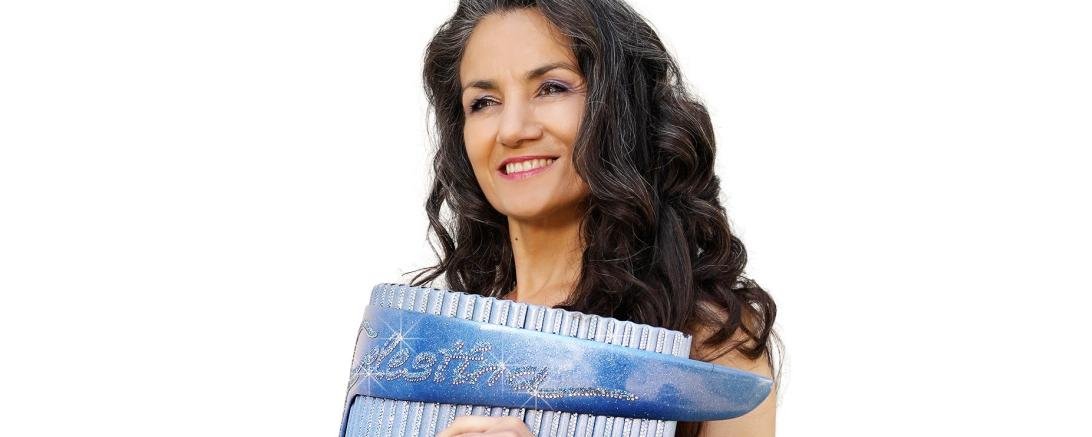 Die Panflötenspielerin Daniela de Santos.