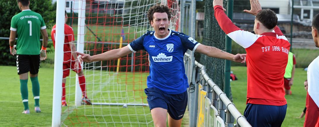 Torschütze Jonas Veh jubelt über seinen Jokertreffer.