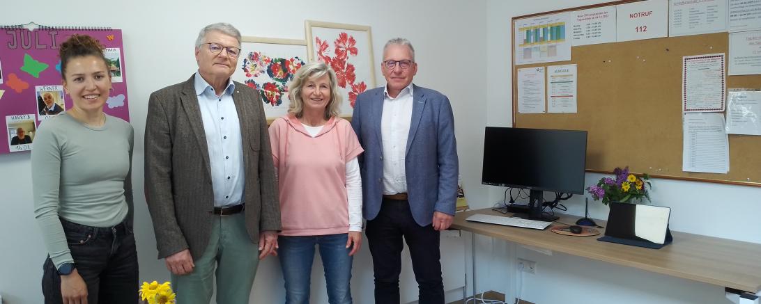 V.l.s: Anna-Maria Dittes (Koordinatorin der Tagesstätte), Friedhelm Kirchhoff (Aufsichtsrat der Lebenshilfe Donau-Ries und Mitglied des Rotary Club Donauwörth), Veronika Hagl (Fachbereichsleitung Assistenz GmbH der Lebenshilfe Donau-Ries) und Manfred Steger (Vorstand der Lebenshilfe Donau-Ries).