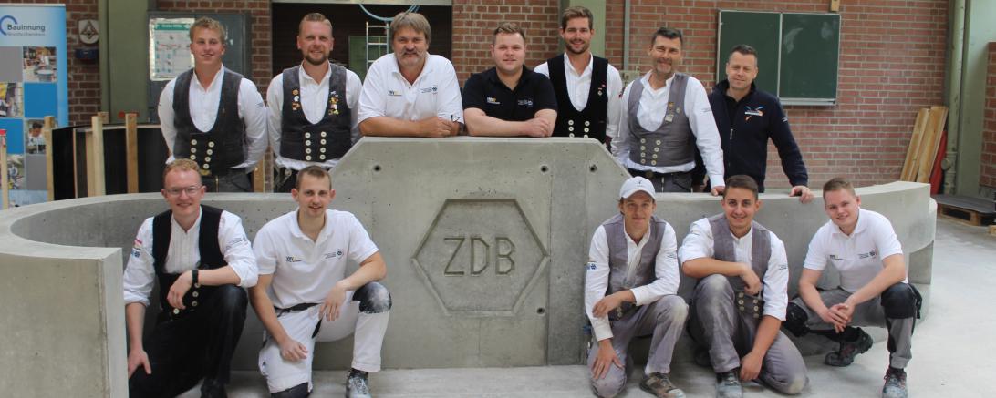 Das Nationalteam Deutsches Baugewerbe samt Trainer.