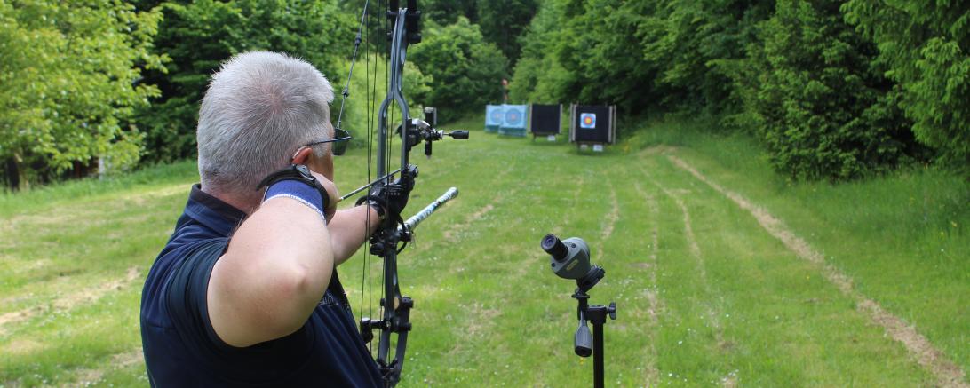 Das Ziel hat Rudi Schmieder immer fest im Visier seines Compoundbogens.